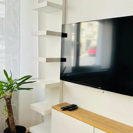 Cozy In Location Apartment *