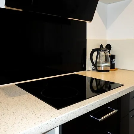 Livesto Easytripi - Cozy Apartment, Kitchen, Wifi, Location *