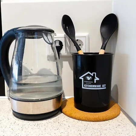 Livesto Easytripi - Cozy Apartment, Kitchen, Wifi, Location
