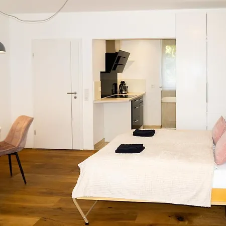 Livesto Easytripi - Cozy Apartment, Kitchen, Wifi, Location