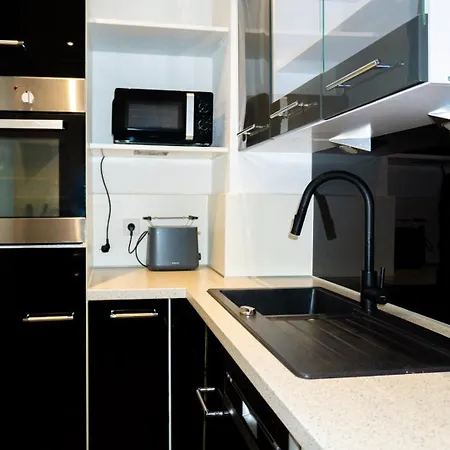 Apartmán Livesto Easytripi - Cozy Apartment, Kitchen, Wifi, Location