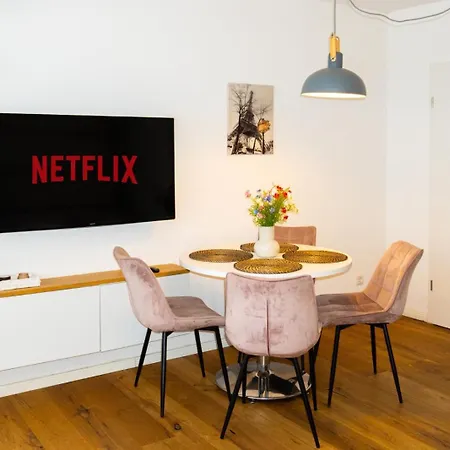 Apartmán Livesto Easytripi - Cozy Apartment, Kitchen, Wifi, Location