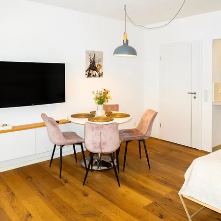 Livesto Easytripi - Cozy Apartment, Kitchen, Wifi, Location Apartmán