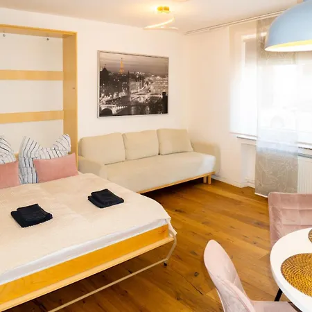 Apartmán Livesto Easytripi - Cozy Apartment, Kitchen, Wifi, Location